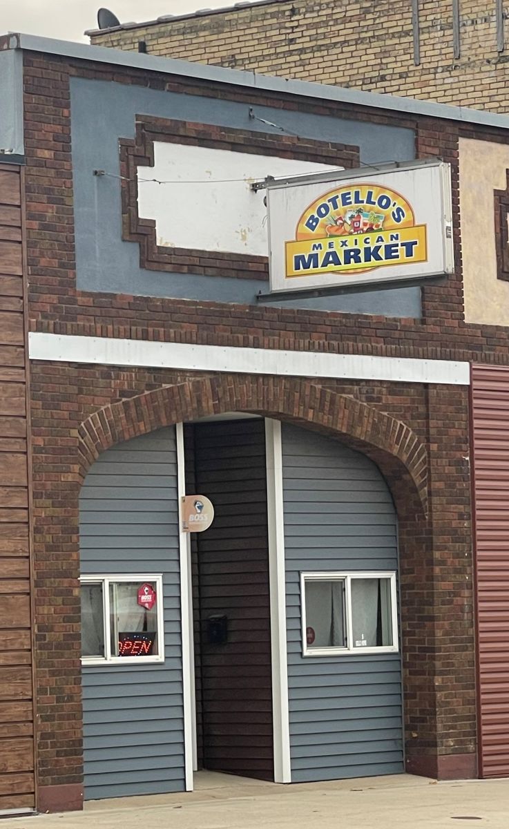 Botellos Mexican Market building